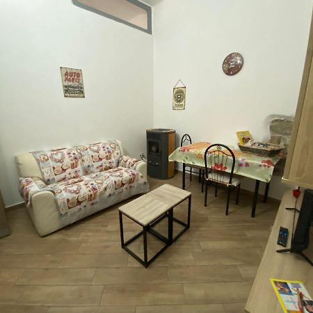 Ferienwohnung La Casa Di Sara Nuoro  Zimmer foto